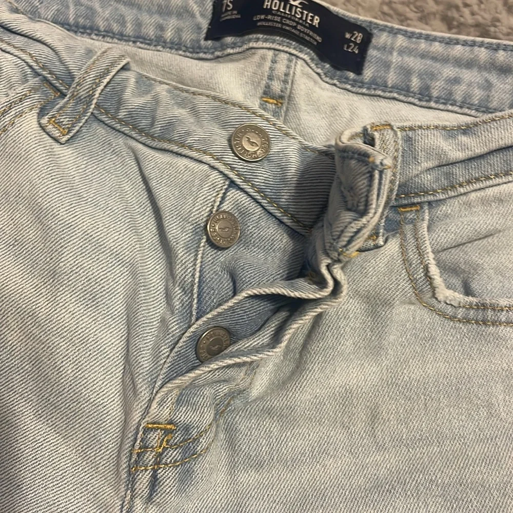 LOW RISE BOYFRIEND RIPPED JEANS - Picture 4 of 6